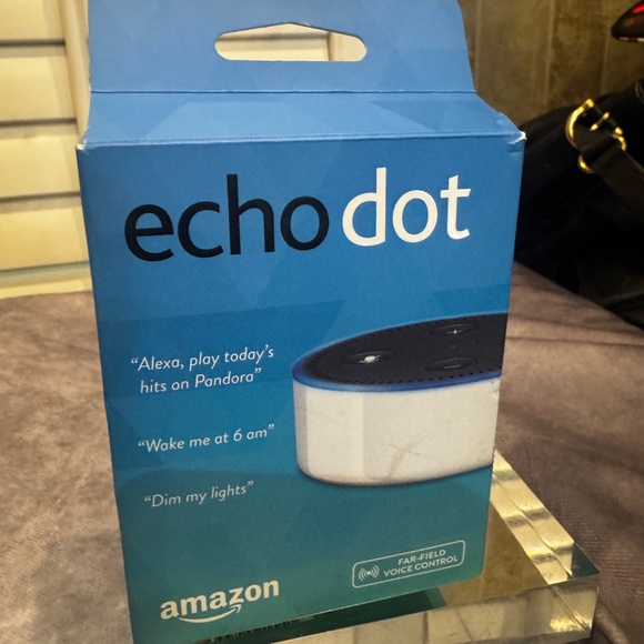 Amazon‎ Echo Dot Voice-Controlled Speaker in Blue - Picture 1 of 2